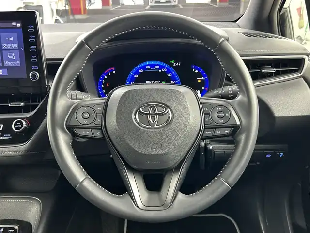 トヨタ カローラツーリング ダブルバイビー 愛知県 2019(令1)年 5.2万km ブラックマイカ 禁煙車/純正8インチナビ/（Bluetooth・Miracast/AM/FM/USB）/バックカメラ/トヨタセーフティセンス/・プリクラッシュセーフティ/・レーンキープアシスト/・操舵支援/・コーナーセンサー/・パーキングサポートブレーキ/・オートハイビーム/・追従機能付きクルーズコントロール/・ブラインドスポットモニター/ドライブレコーダー/ETC2.0/LEDヘッドライト/フロントフォグランプ/ウィンカーミラー/電動格納ミラー/ドアバイザー/スペアキー×１/スマートキー