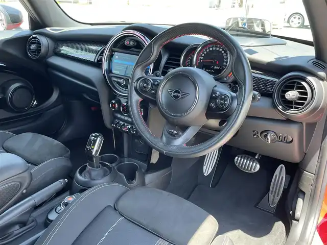 ＭＩＮＩ ミニ ジョンクーパーワークス 神奈川県 2020(令2)年 2.5万km チリ・レッド ワンオーナー/純正HDDナビ/　（Bluetooth・USB）/バックカメラ/インテリジェントセーフティ/アダプティブクルーズコントロール/パーキングアシスト/LEDヘッドライト/ミラー型ETC/前後ドライブレコーダー/TWS17インチAW/アイドリングストップ/スマートキー×2/保証書/取扱説明書/R3/4/5/6ディーラー記録簿有り