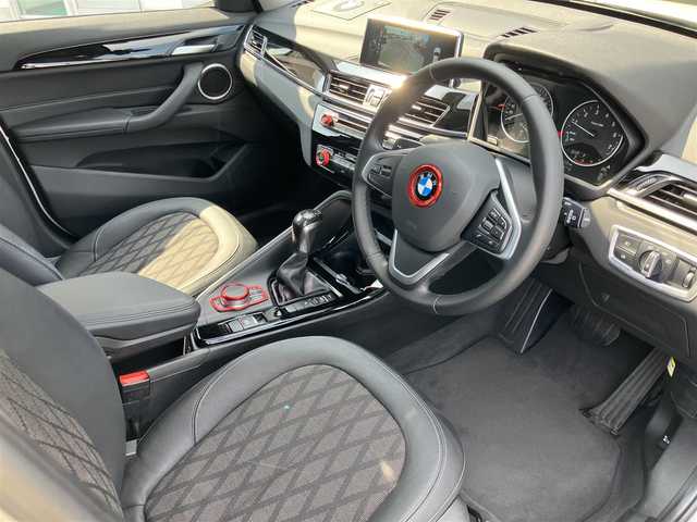 ＢＭＷ Ｘ１ sDrive 18i Xライン 山口県 2016(平28)年 2.2万km アルピンホワイトⅢ 純正HDDナビ＆/　　　　バックカメラ/社外地デジチューナー/社外18インチアルミ/純正HIDヘッドライト/純正フォグ（前後）/フロアマット＆ドアバイザー/パークディスタンスコントロール/インテリジェントセイフティ/パワーバックドア/スマートキー/エンジンプッシュスタート/ルーフレール/ETC