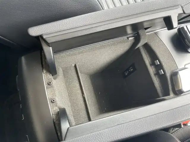 メルセデス・ベンツ ＧＬＥ３５０ｄ 4MATIC スポーツ 千葉県 2018(平30)年 14.8万km ダイヤモンドホワイト ユーザー買取車両/サンルーフ/ハーマンカードン/衝突軽減ブレーキ/レーダークルーズコントロール/クリアランスソナー/ブラインドスポットモニター/純正ナビ/・フルセグ/BT/DVD/CD/USB/バックカメラ/ステアリングスイッチ/ETC/ステアリングスイッチ/レザーシート/シートヒーター/パワーシート/HIDヘッドライト/オートライト/パドルシフト/純正20インチAW/純正フロアマット