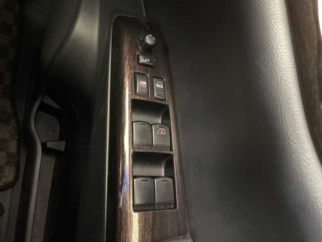 日産 エルグランド 250ハイウェイスター 道央・札幌 2011(平23)年 13.3万km ブリリアントホワイトパール ・4WD/・片側パワースライドドア/・横滑り防止装置/・HIDオートライト/・MTモード付AT/・ETC/WAC/スマートキー/・ハーフレザーシート/オットマン/・積込冬タイヤ社外AWセット/・リアドアウィンドウサンシェード/・電動格納ミラー/ウィンカーミラー/・社外フロアマット/ドアバイザー