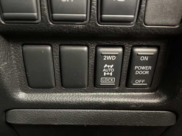 日産 エルグランド 250ハイウェイスター 道央・札幌 2011(平23)年 13.3万km ブリリアントホワイトパール ・4WD/・片側パワースライドドア/・横滑り防止装置/・HIDオートライト/・MTモード付AT/・ETC/WAC/スマートキー/・ハーフレザーシート/オットマン/・積込冬タイヤ社外AWセット/・リアドアウィンドウサンシェード/・電動格納ミラー/ウィンカーミラー/・社外フロアマット/ドアバイザー