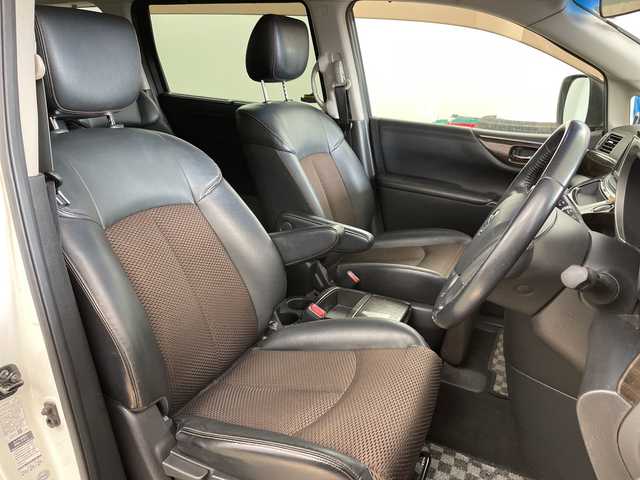 日産 エルグランド 250ハイウェイスター 道央・札幌 2011(平23)年 13.3万km ブリリアントホワイトパール ・4WD/・片側パワースライドドア/・横滑り防止装置/・HIDオートライト/・MTモード付AT/・ETC/WAC/スマートキー/・ハーフレザーシート/オットマン/・積込冬タイヤ社外AWセット/・リアドアウィンドウサンシェード/・電動格納ミラー/ウィンカーミラー/・社外フロアマット/ドアバイザー