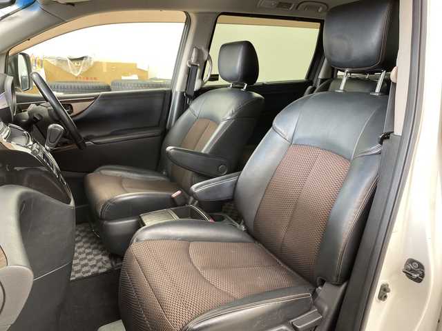 日産 エルグランド 250ハイウェイスター 道央・札幌 2011(平23)年 13.3万km ブリリアントホワイトパール ・4WD/・片側パワースライドドア/・横滑り防止装置/・HIDオートライト/・MTモード付AT/・ETC/WAC/スマートキー/・ハーフレザーシート/オットマン/・積込冬タイヤ社外AWセット/・リアドアウィンドウサンシェード/・電動格納ミラー/ウィンカーミラー/・社外フロアマット/ドアバイザー