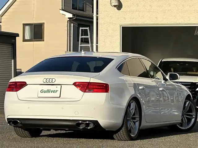 アウディ Ａ５ SB 2．0 TFSI クワトロ 宮城県 2013(平25)年 9.9万km アイビスホワイト 純正メーカーナビ/社外車高調/社外マフラー/スペアタイヤ/ワンセグＴＶ/ＡＭ／ＦＭ／ＣＤ／ＤＶＤ／Ｂｌｕｅｔｏｏｔｈ/クルーズコントロール/プリクラッシュセーフティ/横滑り防止装置/パーキングホールド/前席シートヒーター/前席パワーシート/レザーシート/オートLEDライト/スマートキー×２/純正AWスタッドレスタイヤ255/35/R19