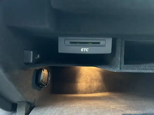 アウディ Ａ５ SB 2．0 TFSI クワトロ 宮城県 2013(平25)年 9.9万km アイビスホワイト 純正メーカーナビ/社外車高調/社外マフラー/スペアタイヤ/ワンセグＴＶ/ＡＭ／ＦＭ／ＣＤ／ＤＶＤ／Ｂｌｕｅｔｏｏｔｈ/クルーズコントロール/プリクラッシュセーフティ/横滑り防止装置/パーキングホールド/前席シートヒーター/前席パワーシート/レザーシート/オートLEDライト/スマートキー×２/純正AWスタッドレスタイヤ255/35/R19