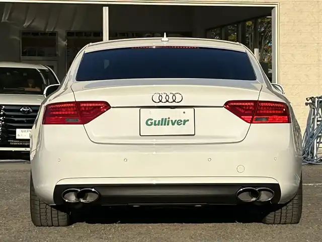アウディ Ａ５ SB 2．0 TFSI クワトロ 宮城県 2013(平25)年 9.9万km アイビスホワイト 純正メーカーナビ/社外車高調/社外マフラー/スペアタイヤ/ワンセグＴＶ/ＡＭ／ＦＭ／ＣＤ／ＤＶＤ／Ｂｌｕｅｔｏｏｔｈ/クルーズコントロール/プリクラッシュセーフティ/横滑り防止装置/パーキングホールド/前席シートヒーター/前席パワーシート/レザーシート/オートLEDライト/スマートキー×２/純正AWスタッドレスタイヤ255/35/R19