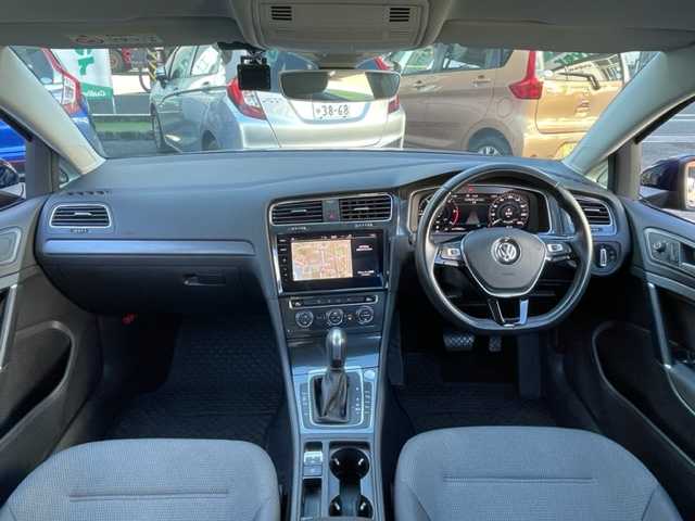 フォルクスワーゲン ゴルフ TDI コンフォートライン 神奈川県 2019(令1)年 8.3万km アトランティックブルーM 純正ナビ	/・DTV/SD/CD/DVD/BT/AUX				/バックモニター/デジタルコックピット/ビルトインETC2.0	/前後ドラレブレコーダー								/純正17インチアルミ		/パドルシフト付き革巻きステアリング		/ブレーキアシストシステム	/ブラインドスポット		/リヤトラフィックアラート			/アダプティブクルーズコントロール									/アイドリングストップ/オートライト/純正LEDヘッドライト/フロント/バックフォグ/プッシュEgスタート/ストップ/スマートキー×2/ターンランプ付電動格納ドアミラー/純正フロアマット				/取扱説明書/ナビ取扱説明書	/新車時保証書