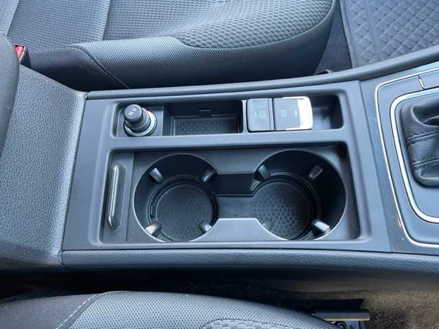 フォルクスワーゲン ゴルフ TDI コンフォートライン 神奈川県 2019(令1)年 8.3万km アトランティックブルーM 純正ナビ	/・DTV/SD/CD/DVD/BT/AUX				/バックモニター/デジタルコックピット/ビルトインETC2.0	/前後ドラレブレコーダー								/純正17インチアルミ		/パドルシフト付き革巻きステアリング		/ブレーキアシストシステム	/ブラインドスポット		/リヤトラフィックアラート			/アダプティブクルーズコントロール									/アイドリングストップ/オートライト/純正LEDヘッドライト/フロント/バックフォグ/プッシュEgスタート/ストップ/スマートキー×2/ターンランプ付電動格納ドアミラー/純正フロアマット				/取扱説明書/ナビ取扱説明書	/新車時保証書