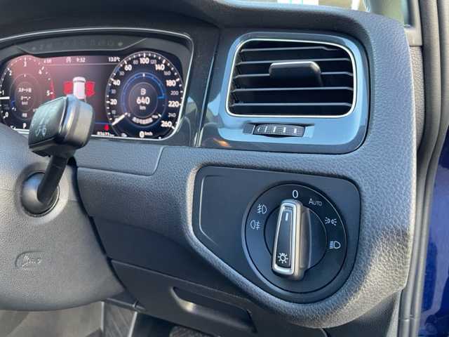 フォルクスワーゲン ゴルフ TDI コンフォートライン 神奈川県 2019(令1)年 8.3万km アトランティックブルーM 純正ナビ	/・DTV/SD/CD/DVD/BT/AUX				/バックモニター/デジタルコックピット/ビルトインETC2.0	/前後ドラレブレコーダー								/純正17インチアルミ		/パドルシフト付き革巻きステアリング		/ブレーキアシストシステム	/ブラインドスポット		/リヤトラフィックアラート			/アダプティブクルーズコントロール									/アイドリングストップ/オートライト/純正LEDヘッドライト/フロント/バックフォグ/プッシュEgスタート/ストップ/スマートキー×2/ターンランプ付電動格納ドアミラー/純正フロアマット				/取扱説明書/ナビ取扱説明書	/新車時保証書