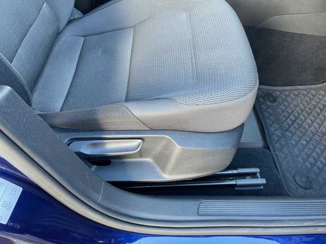 フォルクスワーゲン ゴルフ TDI コンフォートライン 神奈川県 2019(令1)年 8.3万km アトランティックブルーM 純正ナビ	/・DTV/SD/CD/DVD/BT/AUX				/バックモニター/デジタルコックピット/ビルトインETC2.0	/前後ドラレブレコーダー								/純正17インチアルミ		/パドルシフト付き革巻きステアリング		/ブレーキアシストシステム	/ブラインドスポット		/リヤトラフィックアラート			/アダプティブクルーズコントロール									/アイドリングストップ/オートライト/純正LEDヘッドライト/フロント/バックフォグ/プッシュEgスタート/ストップ/スマートキー×2/ターンランプ付電動格納ドアミラー/純正フロアマット				/取扱説明書/ナビ取扱説明書	/新車時保証書