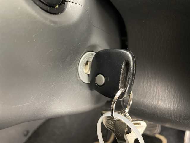 スズキ ジムニー ランドベンチャー 長野県 2014(平26)年 5万km ブルーイッシュブラックパール3 切り替え4WD/ターボ/社外オーディオ/トーヨーオープンカントリーR/T/純正マットガード/TERZOベースキャリア/サイドステップ/ISOFIX/ドアバイザー/ETC/スペアキー/純正フロアマット/ステアリングスイッチ/LEDヘッドライト