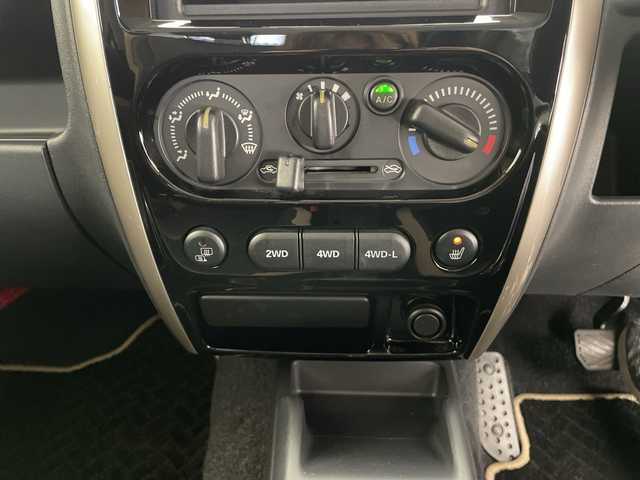 スズキ ジムニー ランドベンチャー 長野県 2014(平26)年 5万km ブルーイッシュブラックパール3 切り替え4WD/ターボ/社外オーディオ/トーヨーオープンカントリーR/T/純正マットガード/TERZOベースキャリア/サイドステップ/ISOFIX/ドアバイザー/ETC/スペアキー/純正フロアマット/ステアリングスイッチ/LEDヘッドライト