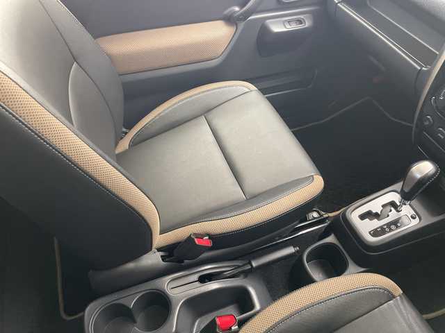 スズキ ジムニー ランドベンチャー 長野県 2014(平26)年 5万km ブルーイッシュブラックパール3 切り替え4WD/ターボ/社外オーディオ/トーヨーオープンカントリーR/T/純正マットガード/TERZOベースキャリア/サイドステップ/ISOFIX/ドアバイザー/ETC/スペアキー/純正フロアマット/ステアリングスイッチ/LEDヘッドライト