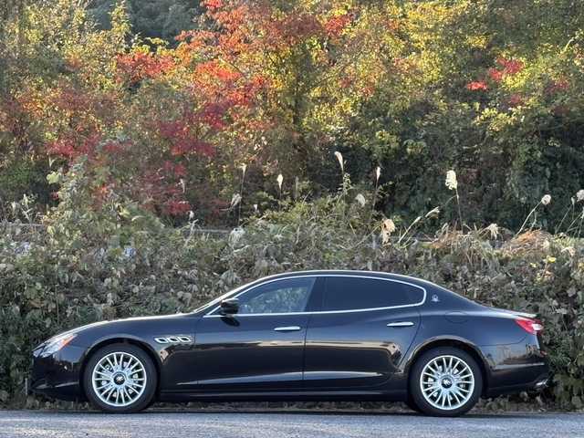 マセラティ クワトロポルテ S Q4 大分県 2014(平26)年 5.7万km 黒 ブラウンレザーシート/サンルーフ/純正ナビ/バックカメラ/パワーシート/シートヒーター/クルーズコントロール/パドルシフト/前後クリアランスソナー/純正キセノンライト/オートライトコントロール/スマートキー/エンジンプッシュスタート/ETC/純正19インチアルミホイール