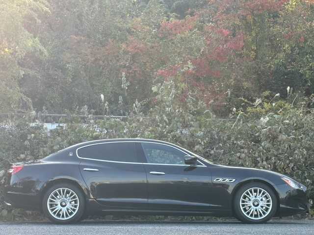 マセラティ クワトロポルテ S Q4 大分県 2014(平26)年 5.7万km 黒 ブラウンレザーシート/サンルーフ/純正ナビ/バックカメラ/パワーシート/シートヒーター/クルーズコントロール/パドルシフト/前後クリアランスソナー/純正キセノンライト/オートライトコントロール/スマートキー/エンジンプッシュスタート/ETC/純正19インチアルミホイール