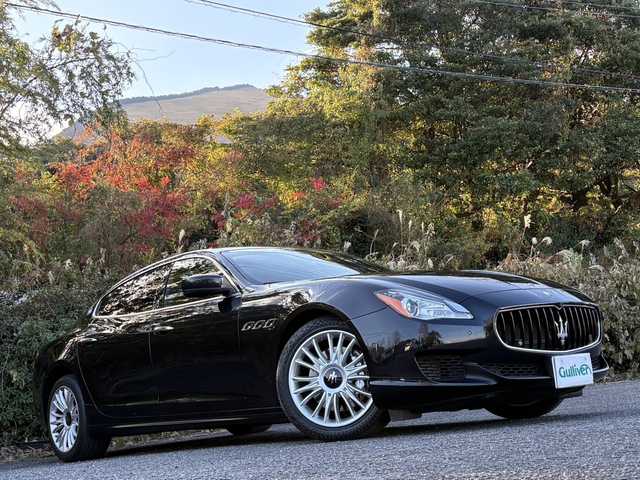 マセラティ クワトロポルテ S Q4 大分県 2014(平26)年 5.7万km 黒 ブラウンレザーシート/サンルーフ/純正ナビ/バックカメラ/パワーシート/シートヒーター/クルーズコントロール/パドルシフト/前後クリアランスソナー/純正キセノンライト/オートライトコントロール/スマートキー/エンジンプッシュスタート/ETC/純正19インチアルミホイール