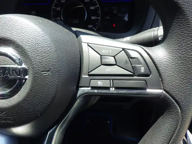 日産 ノート e－パワー X Bアロー 千葉県 2019(平31)年 1.9万km シャイニングブルー/スーパーブラック 2トーン エマージェンシーブレーキ/クルーズコントロール/アイドリングストップ/純正SDナビ/地デジTV/【DVD/CD再生機能　Bluetooth接続】/アラウンドビューモニター/ドライブレコーダー（DJ4-D）/ステアリングスイッチ/ETC/ウインカーミラー/コーナーセンサー/純正15インチアルミホイル/インテリジェントキー