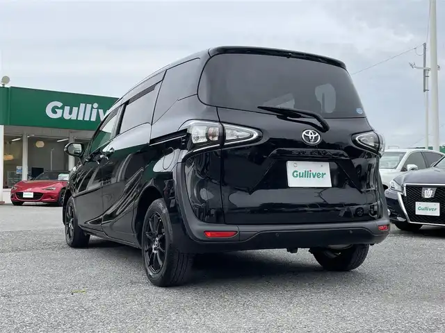 トヨタ シエンタ G セーフティエディション 千葉県 2021(令3)年 0.4万km ブラックマイカ トヨタセーフティーセンス/・プリクラッシュセーフティー/・レーンキープアシスト/・パーキングサポートブレーキ/・オートマチックハイビーム/純正SDナビ【NSZT-W68T】/・CD/DVD/MSV/Bluetooth/フルセグTV/パノラミックビューカメラ/両後パワースライドドア/前席シートヒーター/ステアリングヒーター/スマートキー/前後コーナーセンサー/社外前後ドライブレコーダー/純正ビルトインETC2.0/純正LEDヘッドライト/社外15インチアルミホイール/本革巻きステアリング/ドアバイザー/新車時保証書＆取扱説明書