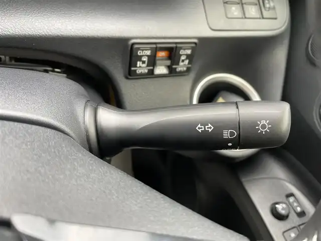トヨタ シエンタ G セーフティエディション 千葉県 2021(令3)年 0.4万km ブラックマイカ トヨタセーフティーセンス/・プリクラッシュセーフティー/・レーンキープアシスト/・パーキングサポートブレーキ/・オートマチックハイビーム/純正SDナビ【NSZT-W68T】/・CD/DVD/MSV/Bluetooth/フルセグTV/パノラミックビューカメラ/両後パワースライドドア/前席シートヒーター/ステアリングヒーター/スマートキー/前後コーナーセンサー/社外前後ドライブレコーダー/純正ビルトインETC2.0/純正LEDヘッドライト/社外15インチアルミホイール/本革巻きステアリング/ドアバイザー/新車時保証書＆取扱説明書