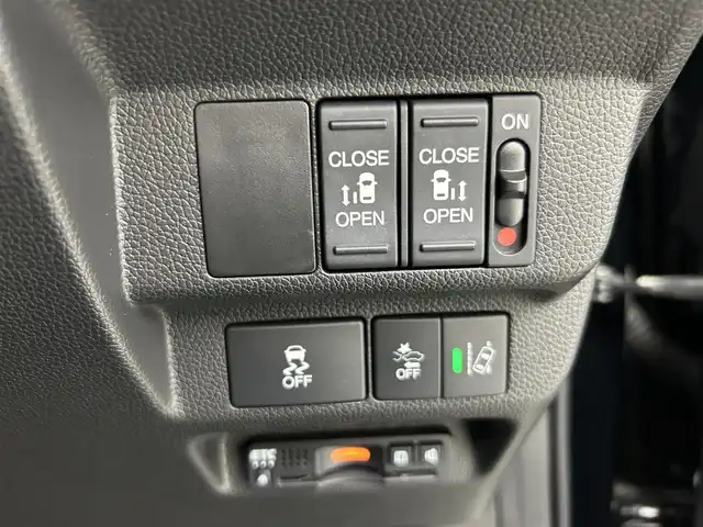 ホンダ フリード＋ クロスター ホンダセンシング 茨城県 2020(令2)年 4万km クリスタルブラックパール 純正ナビ［VXM-207VFNi］/フルセグ再生可/両側電動スライドドア/Honda SENSING/・衝突軽減ブレーキ/・誤発進抑制機能/・路外逸脱抑制機能/・先行車誤発進お知らせ機能/・標識認識機能/・アダプティブクルーズコントロール/・車線維持支援システム/ハーフレザーシート/純正アルミホイール/純正フロアマット/ビルトインETC/社外ドライブレコーダー