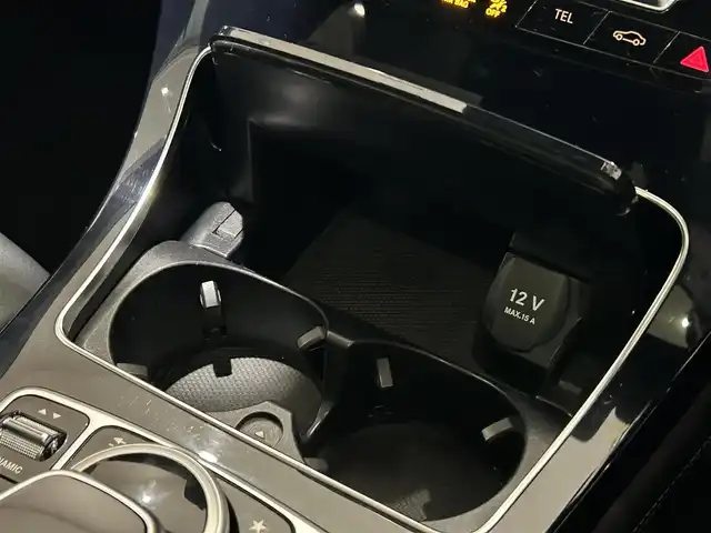 メルセデス・ベンツ ＧＬＣ２２０ d 4マチック クーペ スポーツ 本革 愛知県 2017(平29)年 6.4万km 白 HDDナビ/フルセグテレビ/360°カメラ/アイドリングストップ/アダプティブクルーズコントロール/サンルーフ/プッシュスタート/パワーバックドア/ETC
