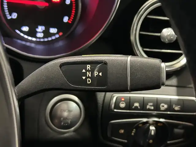 メルセデス・ベンツ ＧＬＣ２２０ d 4マチック クーペ スポーツ 本革 愛知県 2017(平29)年 6.4万km 白 HDDナビ/フルセグテレビ/360°カメラ/アイドリングストップ/アダプティブクルーズコントロール/サンルーフ/プッシュスタート/パワーバックドア/ETC