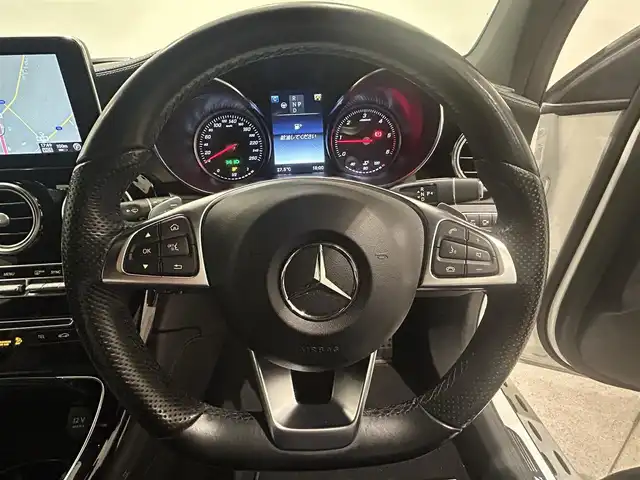 メルセデス・ベンツ ＧＬＣ２２０ d 4マチック クーペ スポーツ 本革 愛知県 2017(平29)年 6.4万km 白 HDDナビ/フルセグテレビ/360°カメラ/アイドリングストップ/アダプティブクルーズコントロール/サンルーフ/プッシュスタート/パワーバックドア/ETC