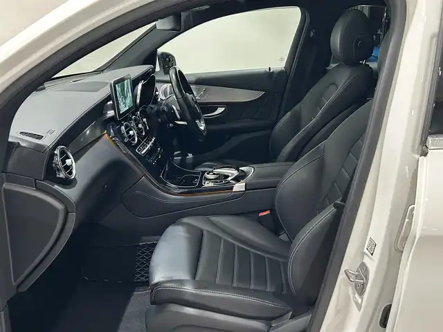メルセデス・ベンツ ＧＬＣ２２０ d 4マチック クーペ スポーツ 本革 愛知県 2017(平29)年 6.4万km 白 HDDナビ/フルセグテレビ/360°カメラ/アイドリングストップ/アダプティブクルーズコントロール/サンルーフ/プッシュスタート/パワーバックドア/ETC