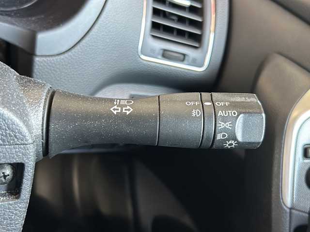 日産 ティアナ XE 静岡県 2015(平27)年 9.4万km ダイヤモンドブラック 純正SDナビ/・CD/・DVD/・フルセグＴＶ/・Bluetooth/・USB/・AM/・FM/主要装備/・横滑り防止/・盗難防止装置/・バックカメラ/・ビルトインETC/・純正フロアマット/・純正アルミホイール/・キセノンヘッドライト/・オートライト/・フォグランプ/・ステリモ/・スマートキー/・プッシュスタート/・サイド/カーテンエアバック