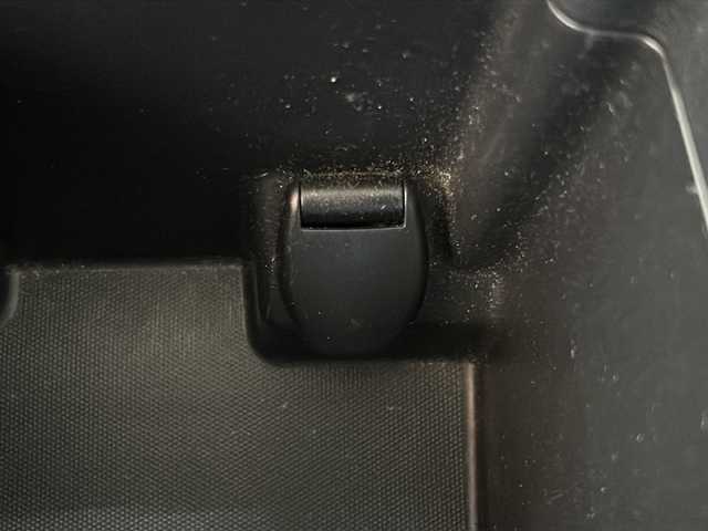 日産 ティアナ XE 静岡県 2015(平27)年 9.4万km ダイヤモンドブラック 純正SDナビ/・CD/・DVD/・フルセグＴＶ/・Bluetooth/・USB/・AM/・FM/主要装備/・横滑り防止/・盗難防止装置/・バックカメラ/・ビルトインETC/・純正フロアマット/・純正アルミホイール/・キセノンヘッドライト/・オートライト/・フォグランプ/・ステリモ/・スマートキー/・プッシュスタート/・サイド/カーテンエアバック