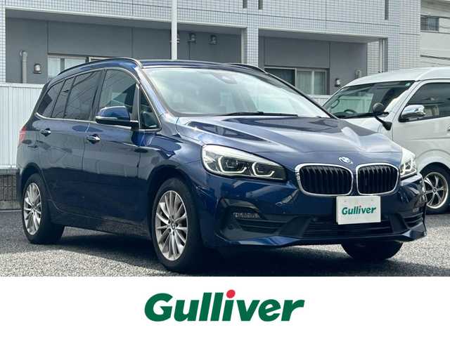 ＢＭＷ ２１８ｉ グランツアラー 愛知県 2019(令1)年 5.7万km メディテラニアンブルー メーカーオプションナビ【Bluetooth AM FM USB】/ドライブレコーダー/バックカメラ/ETC/インテリジェントセーフティ/・衝突軽減ブレーキ/・衝突警告/・歩行者警告/・車線逸脱警報/クルーズコントロール/クリアランスソナー/オートライト/LEDヘッドライト/オートライト/フォグランプ/リアフォグランプ/ヘッドライトレベライザー/ステアリングリモコン/電動パーキングスイッチ/電動格納ドアミラー/純正アルミホイール/保証書/記録簿/取扱説明書/禁煙車