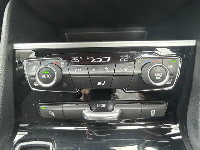 ＢＭＷ ２１８ｉ グランツアラー 愛知県 2019(令1)年 5.7万km メディテラニアンブルー メーカーオプションナビ【Bluetooth AM FM USB】/ドライブレコーダー/バックカメラ/ETC/インテリジェントセーフティ/・衝突軽減ブレーキ/・衝突警告/・歩行者警告/・車線逸脱警報/クルーズコントロール/クリアランスソナー/オートライト/LEDヘッドライト/オートライト/フォグランプ/リアフォグランプ/ヘッドライトレベライザー/ステアリングリモコン/電動パーキングスイッチ/電動格納ドアミラー/純正アルミホイール/保証書/記録簿/取扱説明書/禁煙車