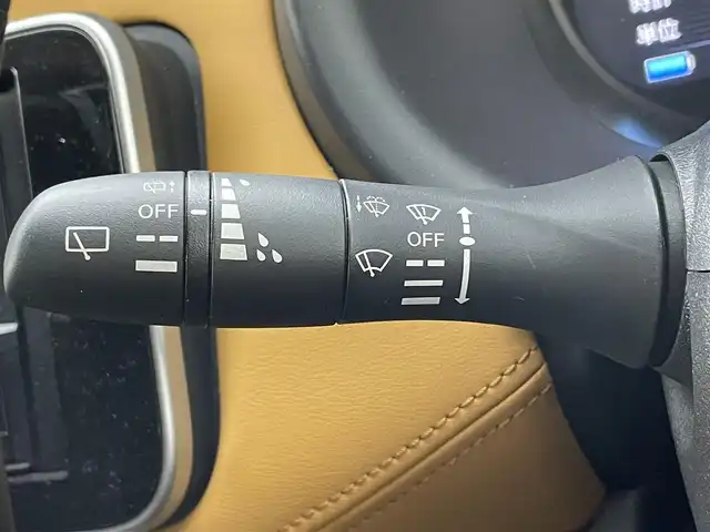 日産 キックス X ツートーンインテリアED 熊本県 2022(令4)年 1.3万km ブリリアントホワイトパール 社外9インチナビMDV-M908HDF（ＣＤ・ＤＶＤ・フルセグ・ＢＴ・ＳＤ）/バックカメラ　/ビルトインＥＴＣ　/前席シートヒーター　/ステアリングヒーター/前後クリアランスソナー　/レーダークルーズコントロール　/プロパイロット/衝突軽減ブレーキ　/レーンキープアシスト/横滑り防止/ハーフレザーシート/デジタルインナーミラー/社外フロアマット/純正17インチAW/オートライト/LEDヘッドライト/フォグランプ/スマートキー/プッシュスタート/保証書/取扱説明書