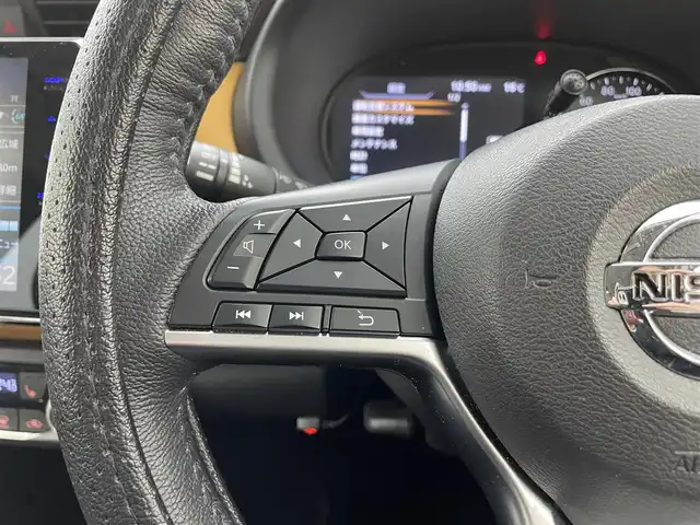 日産 キックス X ツートーンインテリアED 熊本県 2022(令4)年 1.3万km ブリリアントホワイトパール 社外9インチナビMDV-M908HDF（ＣＤ・ＤＶＤ・フルセグ・ＢＴ・ＳＤ）/バックカメラ　/ビルトインＥＴＣ　/前席シートヒーター　/ステアリングヒーター/前後クリアランスソナー　/レーダークルーズコントロール　/プロパイロット/衝突軽減ブレーキ　/レーンキープアシスト/横滑り防止/ハーフレザーシート/デジタルインナーミラー/社外フロアマット/純正17インチAW/オートライト/LEDヘッドライト/フォグランプ/スマートキー/プッシュスタート/保証書/取扱説明書