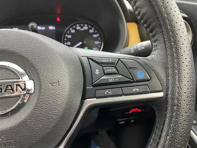 日産 キックス X ツートーンインテリアED 熊本県 2022(令4)年 1.3万km ブリリアントホワイトパール 社外9インチナビMDV-M908HDF（ＣＤ・ＤＶＤ・フルセグ・ＢＴ・ＳＤ）/バックカメラ　/ビルトインＥＴＣ　/前席シートヒーター　/ステアリングヒーター/前後クリアランスソナー　/レーダークルーズコントロール　/プロパイロット/衝突軽減ブレーキ　/レーンキープアシスト/横滑り防止/ハーフレザーシート/デジタルインナーミラー/社外フロアマット/純正17インチAW/オートライト/LEDヘッドライト/フォグランプ/スマートキー/プッシュスタート/保証書/取扱説明書