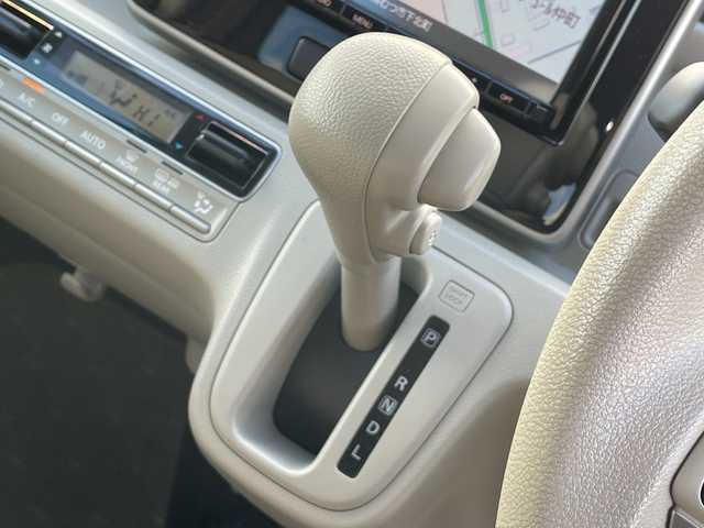 スズキ ワゴンＲ HYBRID FX 青森県 2018(平30)年 8.1万km ブルーイッシュブラックパール3 純正ナビ（CD・DVD・Bluetooth・フルセグ）/バックカメラ/アラウンドビューモニター/HUD/衝突被害軽減機能/レーンキープアシスト/横滑り防止機能/運転席＆助手席シートヒーター/シガーソケット/スマートキー/スペアキー