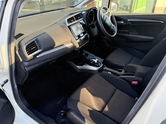 ホンダ フィット ハイブリット Fパッケージ 栃木県 2013(平25)年 9.5万km プレミアムホワイトパール 純正ナビ/バックカメラ/ステリモ/ETC/スマートキー×2