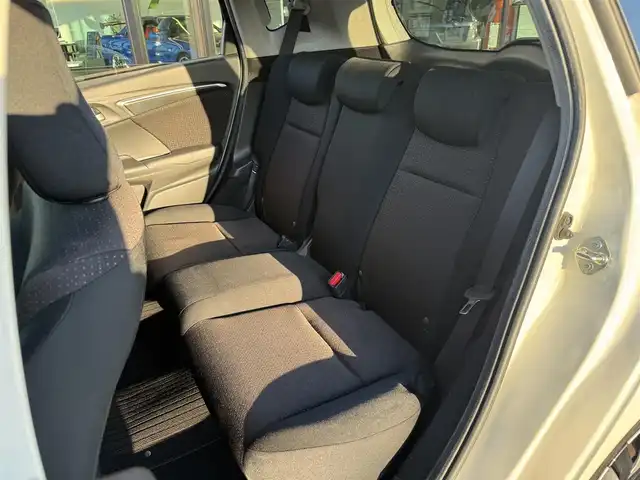 ホンダ フィット ハイブリット Fパッケージ 栃木県 2013(平25)年 9.5万km プレミアムホワイトパール 純正ナビ/バックカメラ/ステリモ/ETC/スマートキー×2