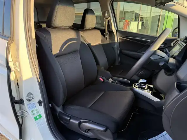 ホンダ フィット ハイブリット Fパッケージ 栃木県 2013(平25)年 9.5万km プレミアムホワイトパール 純正ナビ/バックカメラ/ステリモ/ETC/スマートキー×2