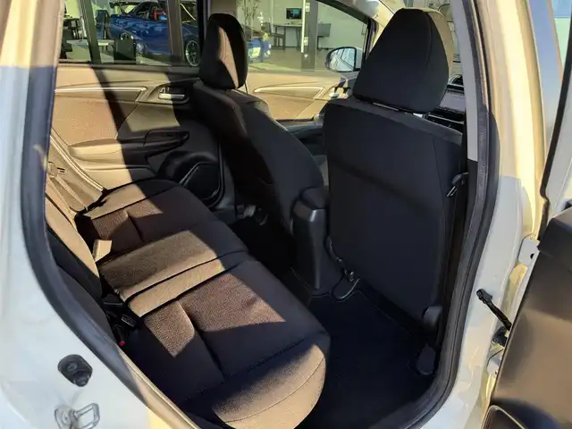 ホンダ フィット ハイブリット Fパッケージ 栃木県 2013(平25)年 9.5万km プレミアムホワイトパール 純正ナビ/バックカメラ/ステリモ/ETC/スマートキー×2