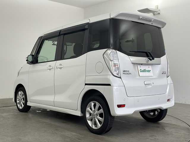 日産 デイズ ルークス ハイウェイスター Xターボ 兵庫県 2019(平31)年 6.8万km ホワイトパール ・純正ナビ＆BT＆CD＆DVD＆TV＆SD/・片側パワースライドドア/・アラウンドビューモニター/・エマージェンシーブレーキ/・レーンキープアシスト/・オートマチックハイビーム/・パーキングアシスト/・サイドエアロ/・リアスポイラー/・前方ドライブレコーダー/・LEDヘッドライト/・フォグライト/・純正14インチAW/・純正フロアマット/・ETC/・プッシュスタート/・アイドリングストップ