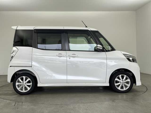 日産 デイズ ルークス ハイウェイスター Xターボ 兵庫県 2019(平31)年 6.8万km ホワイトパール ・純正ナビ＆BT＆CD＆DVD＆TV＆SD/・片側パワースライドドア/・アラウンドビューモニター/・エマージェンシーブレーキ/・レーンキープアシスト/・オートマチックハイビーム/・パーキングアシスト/・サイドエアロ/・リアスポイラー/・前方ドライブレコーダー/・LEDヘッドライト/・フォグライト/・純正14インチAW/・純正フロアマット/・ETC/・プッシュスタート/・アイドリングストップ