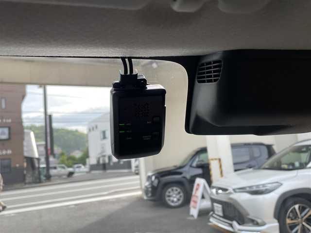 スズキ ソリオ HV MZ 静岡県 2024(令6)年 0.6万km メロウディープレッドパール 純正ナビ/フルセグTV/DVD/CD/BT/USB/全方位カメラ/両側電動スライドドア/衝突軽減ブレーキ/レーンキープアシスト/ヘッドアップディスプレイ/バックソナー/前後ドライブレコーダー/前席シートヒーター /LEDヘッドライト/LEDフォグライト/ビルトインETC/純正15インチAW/スマートキー×2/保証書/取扱説明書/ナビ取扱説明書