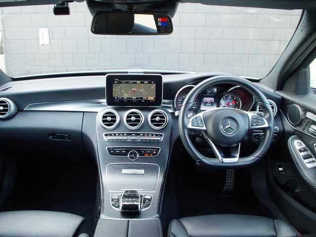メルセデス・ベンツ Ｃ２２０ｄ ローレウスエディション 埼玉県 2018(平30)年 5.4万km ダイヤモンドホワイト 特別仕様車 /ブラックレザーシート /アダプティブクルーズコントロール /レーダーセーフティパッケージ /エアサス/パークセンサー/ブラインドスポットモニター /バックカメラ /純正ナビ /ETC /ドラレコ /フルセグTV /前席シートヒーター/シートポジションメモリー機能
