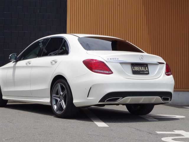 メルセデス・ベンツ Ｃ２２０ｄ ローレウスエディション 埼玉県 2018(平30)年 5.4万km ダイヤモンドホワイト 特別仕様車 /ブラックレザーシート /アダプティブクルーズコントロール /レーダーセーフティパッケージ /エアサス/パークセンサー/ブラインドスポットモニター /バックカメラ /純正ナビ /ETC /ドラレコ /フルセグTV /前席シートヒーター/シートポジションメモリー機能