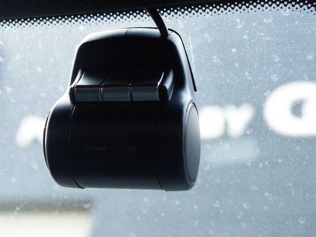 メルセデス・ベンツ Ｃ２２０ｄ ローレウスエディション 埼玉県 2018(平30)年 5.4万km ダイヤモンドホワイト 特別仕様車 /ブラックレザーシート /アダプティブクルーズコントロール /レーダーセーフティパッケージ /エアサス/パークセンサー/ブラインドスポットモニター /バックカメラ /純正ナビ /ETC /ドラレコ /フルセグTV /前席シートヒーター/シートポジションメモリー機能