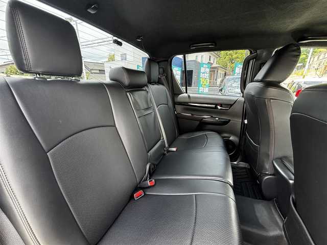 トヨタ ハイラックス Z ブラックラリーエディション 熊本県 2020(令2)年 7.7万km シルバーメタリック ワンオーナー/ハードトノカバー/社外SDナビ（CN-RE06WD）/【フルセグTV/CD/DVD/SD/BT】/バックカメラ/トヨタセーフティセンス/・プリクラッシュセーフティ/・レーンディパーチャアラート/・ロードサインアシスト/・先行車発進告知/レーダークルーズコントロール/ミラー一体型前後ドライブレコーダー/革調シートカバー/ステアリングリモコン/ダウンヒルアシスト/リアデフロック/オートライト/LEDヘッドライト/純正18インチAW/スマートキー/スペアキー/保証書/取扱説明書(車両/ナビ)