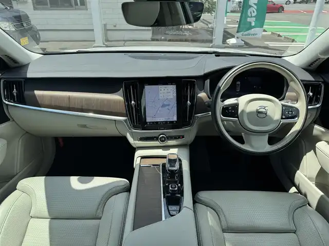 ボルボ ボルボ Ｓ９０ B6 AWD インスクリプション 三重県 2022(令4)年 3.3万km パール 白革シート/harman/kardonサウンドシステム/サンルーフ/純正ナビ/全方位モニター/LEDヘッドライト/フォグランプ/クリアランスソナー/前後席シートヒーター /前席ベンチレーション/ワイヤレス充電/ステアリングヒーター/パワーバックドア/レーダークルーズコントロール/BSM/HUD/Wパワーシート
