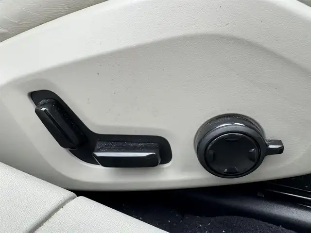 ボルボ ボルボ Ｓ９０ B6 AWD インスクリプション 三重県 2022(令4)年 3.3万km パール 白革シート/harman/kardonサウンドシステム/サンルーフ/純正ナビ/全方位モニター/LEDヘッドライト/フォグランプ/クリアランスソナー/前後席シートヒーター /前席ベンチレーション/ワイヤレス充電/ステアリングヒーター/パワーバックドア/レーダークルーズコントロール/BSM/HUD/Wパワーシート